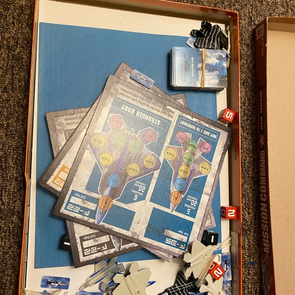 2003 Hasbro Mission Command Air Board Game - Picture 2 of 4